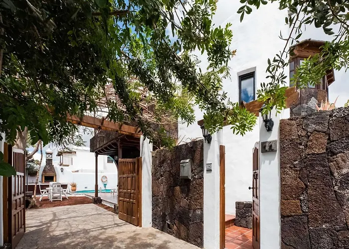 Belvilla By Oyo Aloe Villa Puerto del Carmen (Lanzarote)