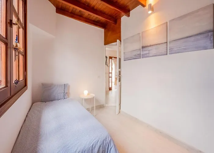 Villa Aloe With Pool In